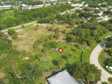 1130 SW 3rd Court Court SW Vero Beach FL 32962
