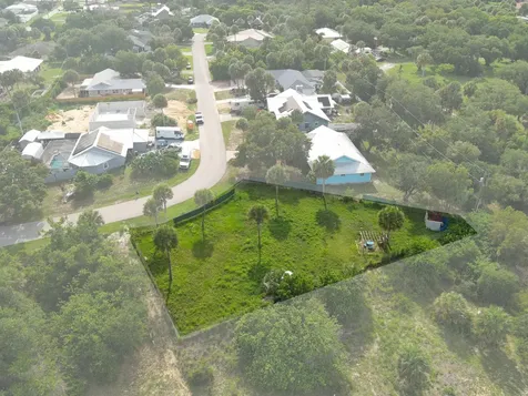 1130 SW 3rd Court Court SW Vero Beach FL 32962