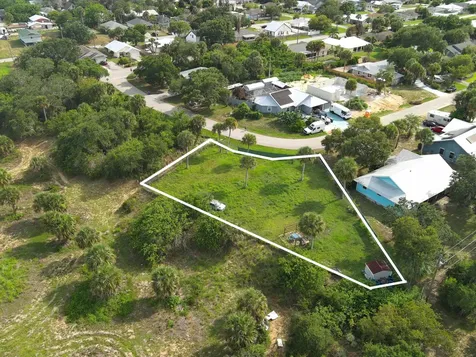 1130 SW 3rd Court Court SW Vero Beach FL 32962