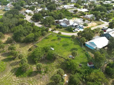 1130 SW 3rd Court Court SW Vero Beach FL 32962