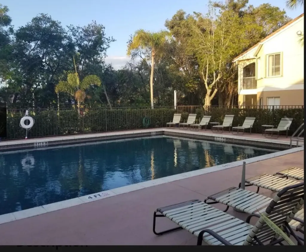 815 W Boynton Beach Boulevard Boynton Beach FL 33426