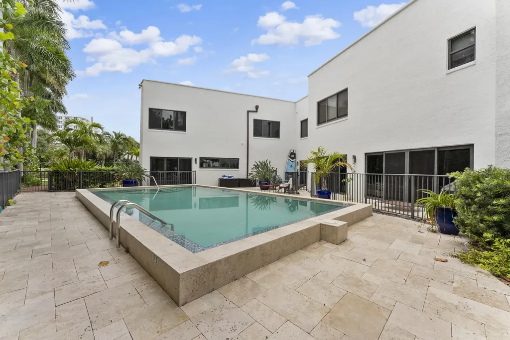 1121 Bel Air Drive Highland Beach FL 33487