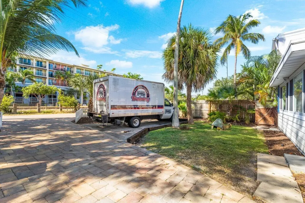 126 NE 4th Avenue Delray Beach FL 33483