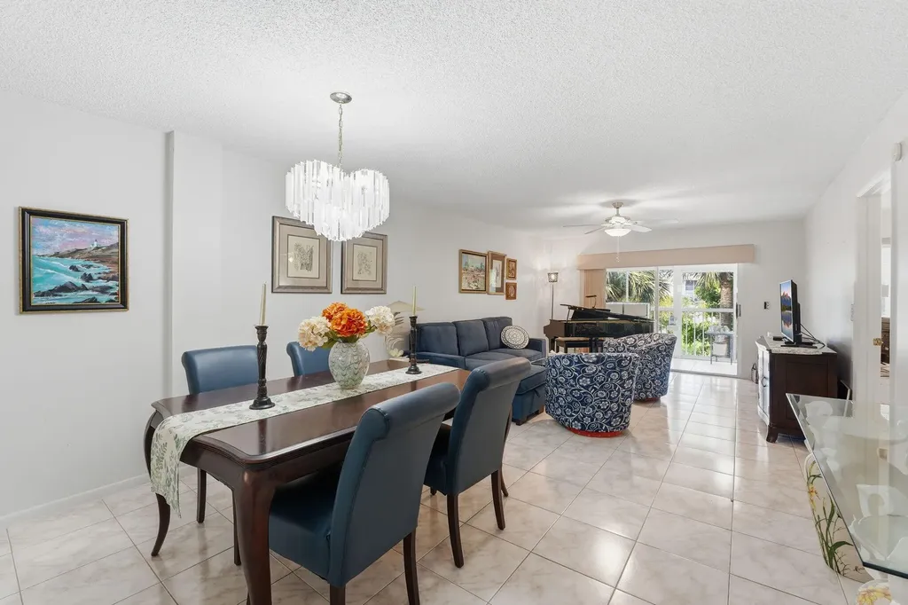 3146 Via Poinciana Lake Worth FL 33467