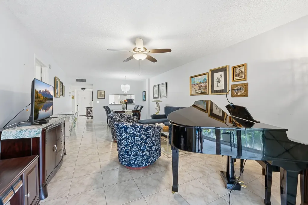 3146 Via Poinciana Lake Worth FL 33467