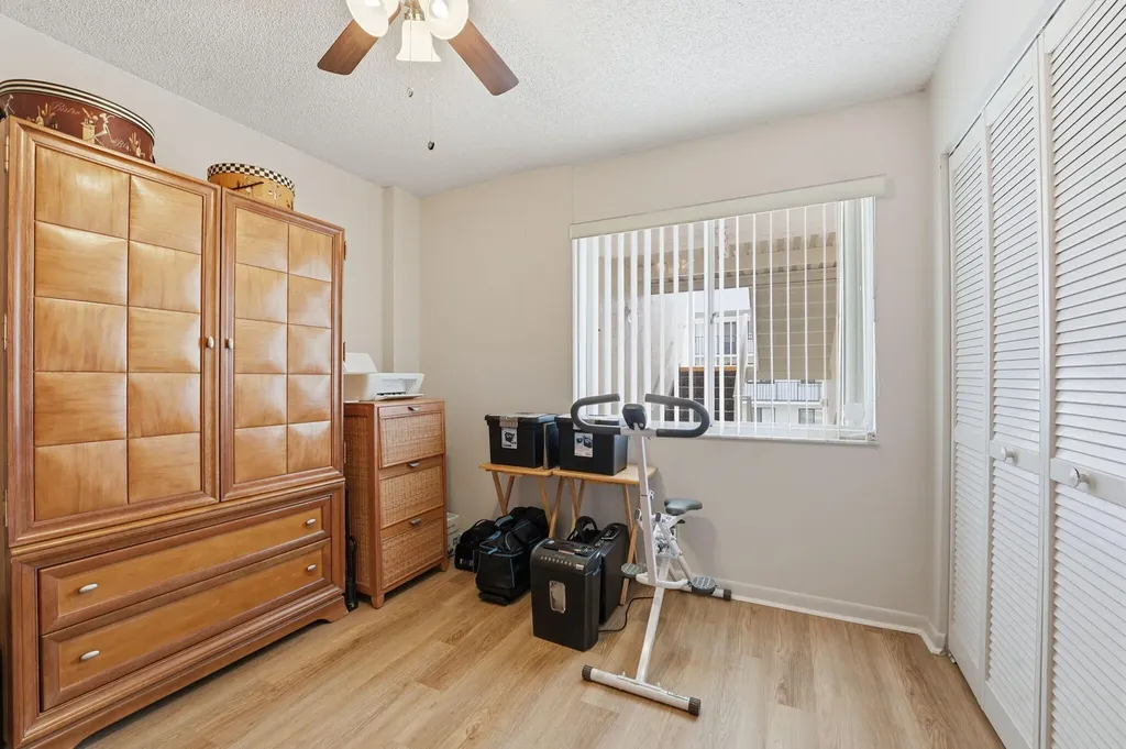 3146 Via Poinciana Lake Worth FL 33467