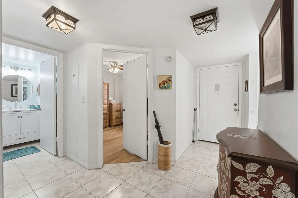 3146 Via Poinciana Lake Worth FL 33467