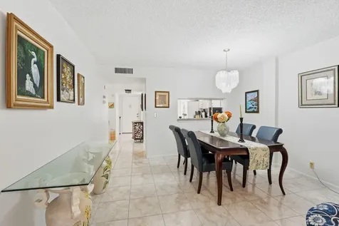3146 Via Poinciana Lake Worth FL 33467