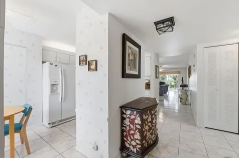 3146 Via Poinciana Lake Worth FL 33467