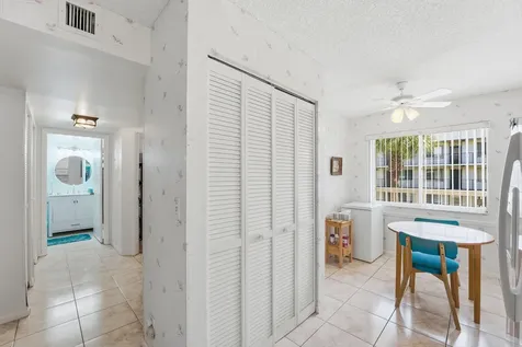 3146 Via Poinciana Lake Worth FL 33467