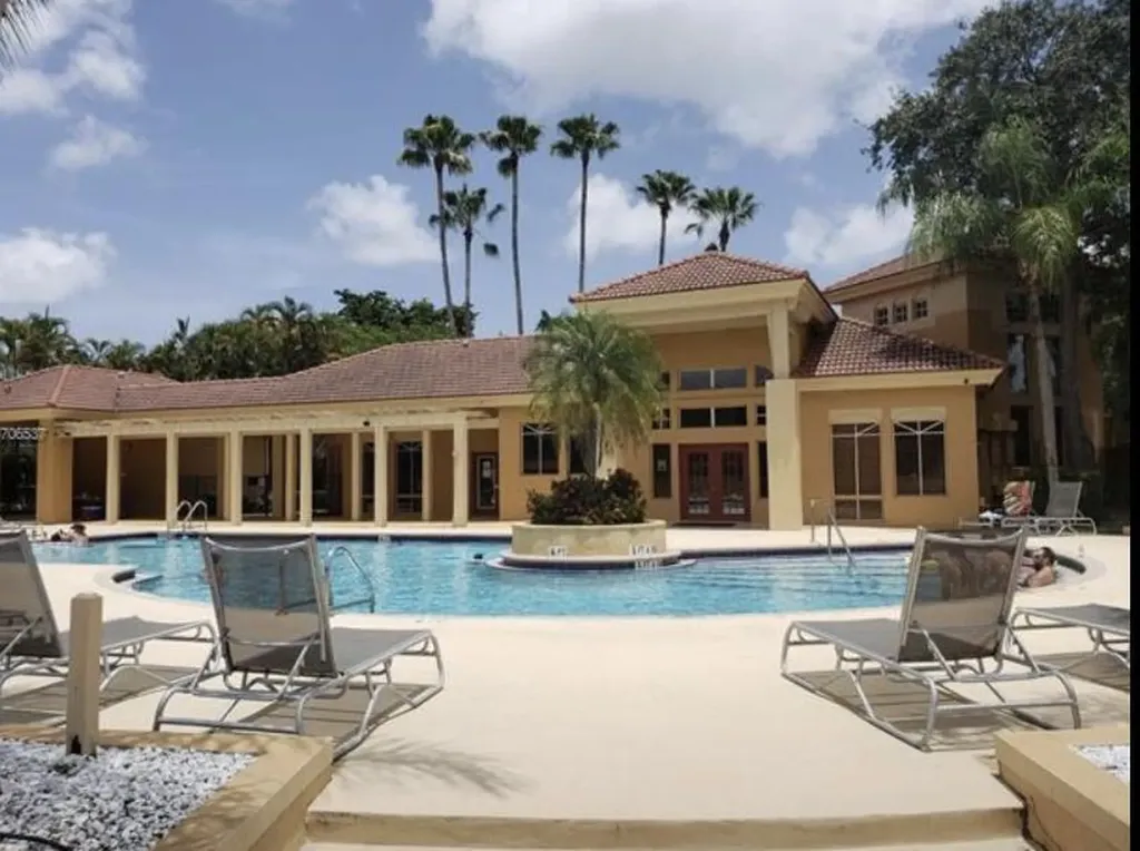 4799 Via Palm Lakes West Palm Beach FL 33417