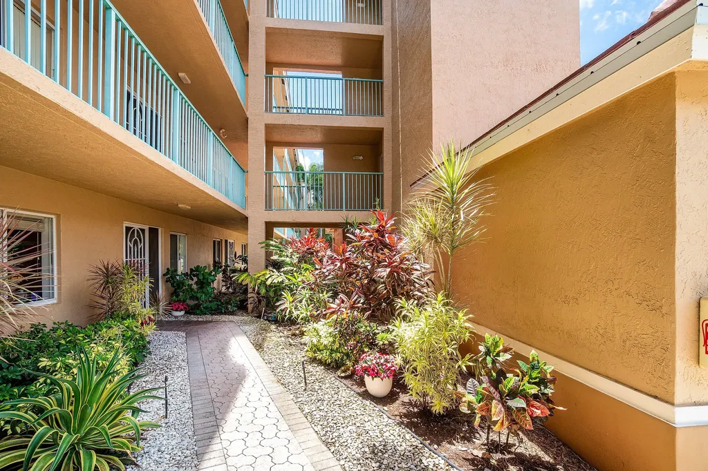 12560 Majesty Circle Boynton Beach FL 33437