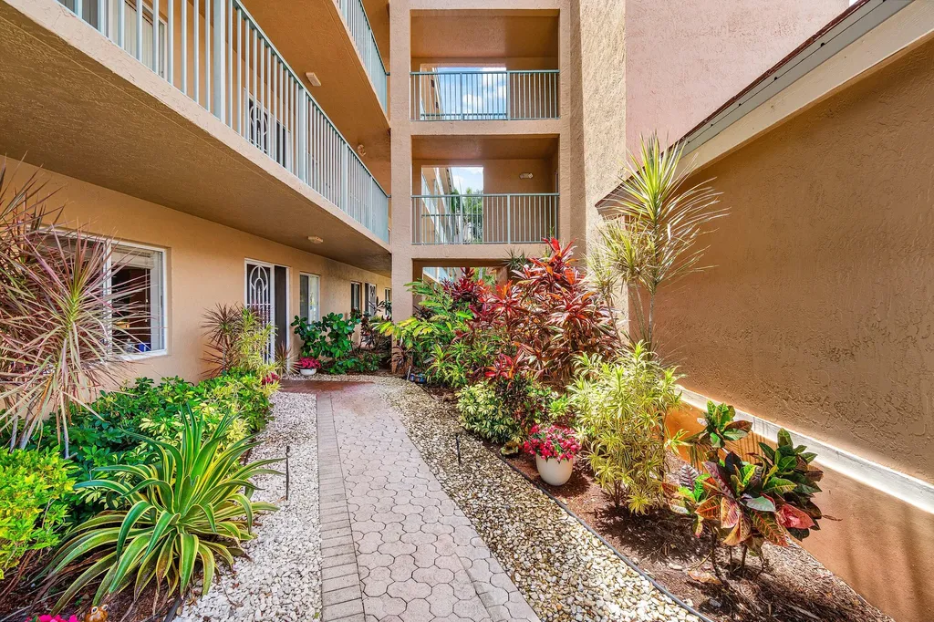 12560 Majesty Circle Boynton Beach FL 33437