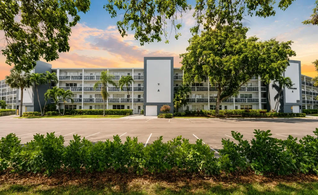 1007 Berkshire Deerfield Beach FL 33442