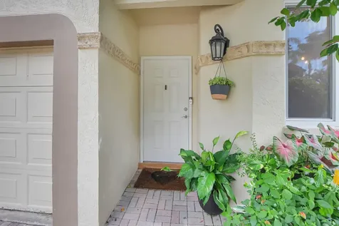 6682 Via Regina Boca Raton FL 33433