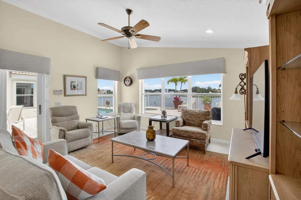 13461 Barcelona Lake Circle Delray Beach FL 33446
