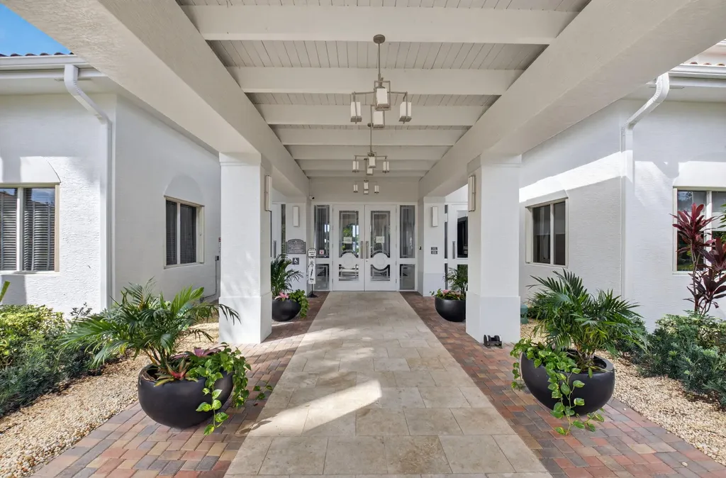 13461 Barcelona Lake Circle Delray Beach FL 33446