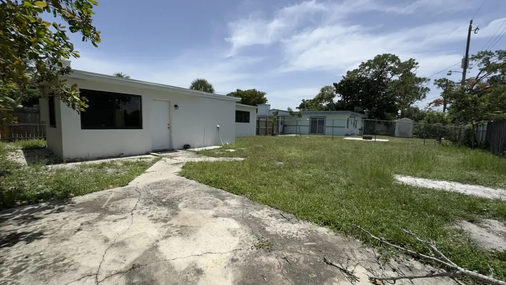 235 SW 21st Way Fort Lauderdale FL 33312