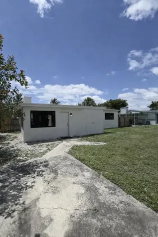 235 SW 21st Way Fort Lauderdale FL 33312