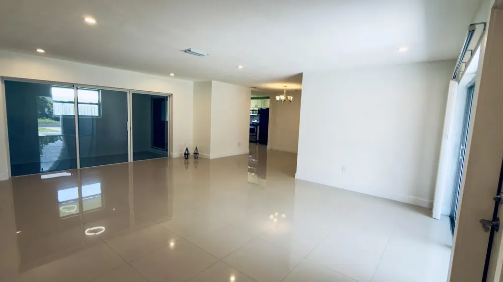 8421 NW 21st Court Sunrise FL 33322