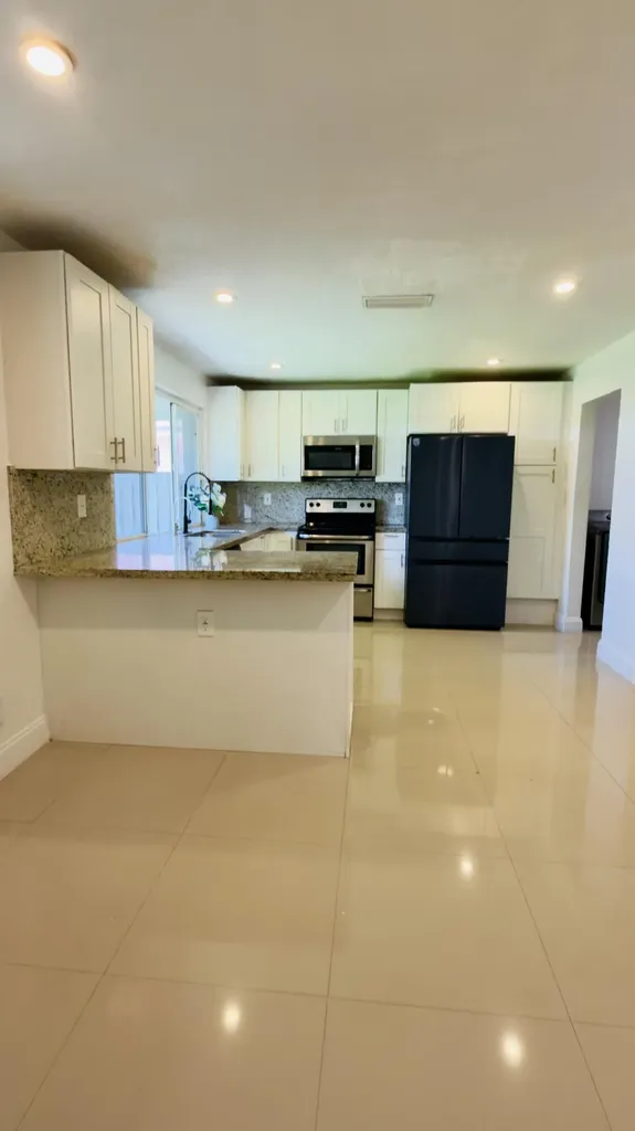 8421 NW 21st Court Sunrise FL 33322