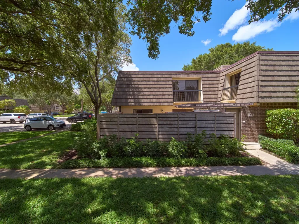 1520 15th Terrace Palm Beach Gardens FL 33418