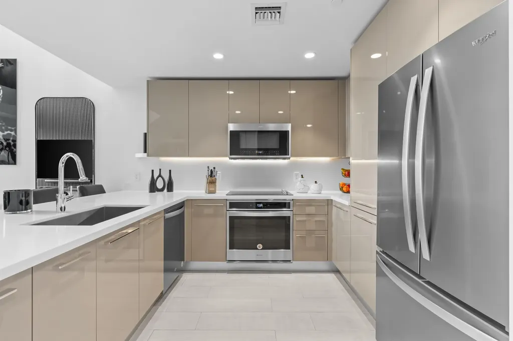 2000 Metropica Way Sunrise FL 33323