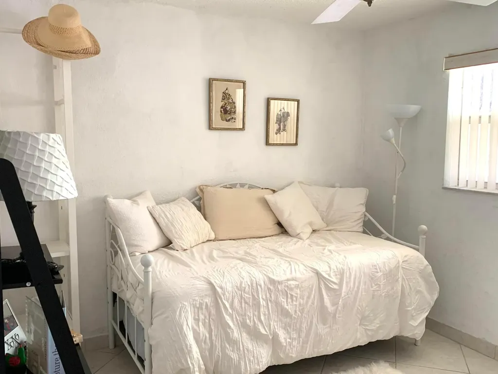 2801 N Pine Island Road Sunrise FL 33322