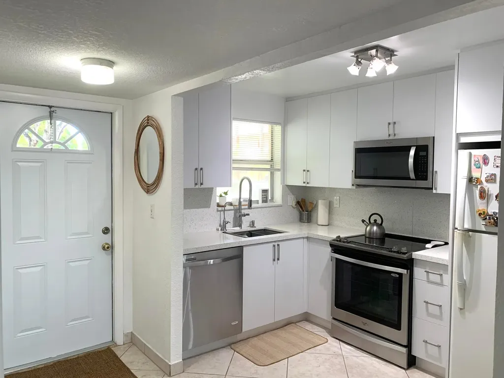 2801 N Pine Island Road Sunrise FL 33322