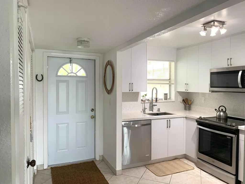 2801 N Pine Island Road Sunrise FL 33322