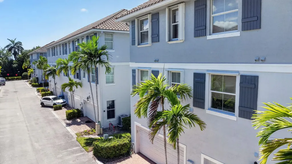 1363 Piazza Delle Boynton Beach FL 33426