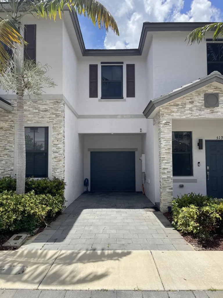 519 SW 19th Terrace Fort Lauderdale FL 33312