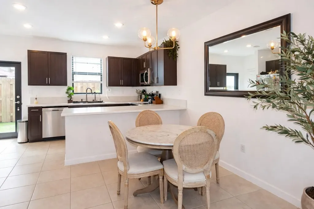 519 SW 19th Terrace Fort Lauderdale FL 33312