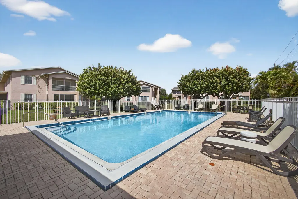 12416 Alternate A1a Palm Beach Gardens FL 33410