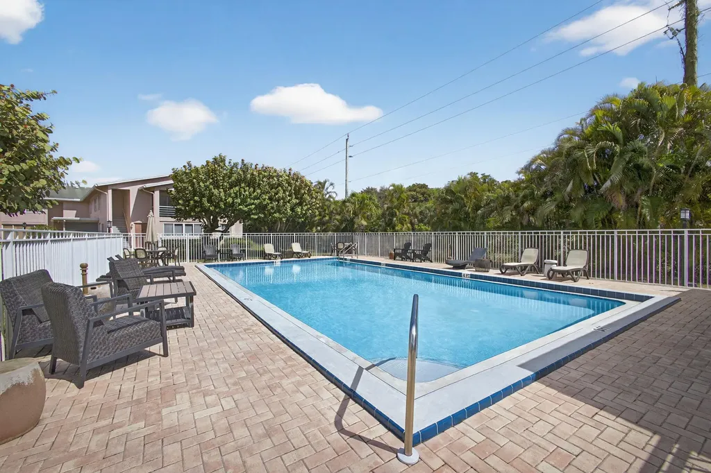 12416 Alternate A1a Palm Beach Gardens FL 33410