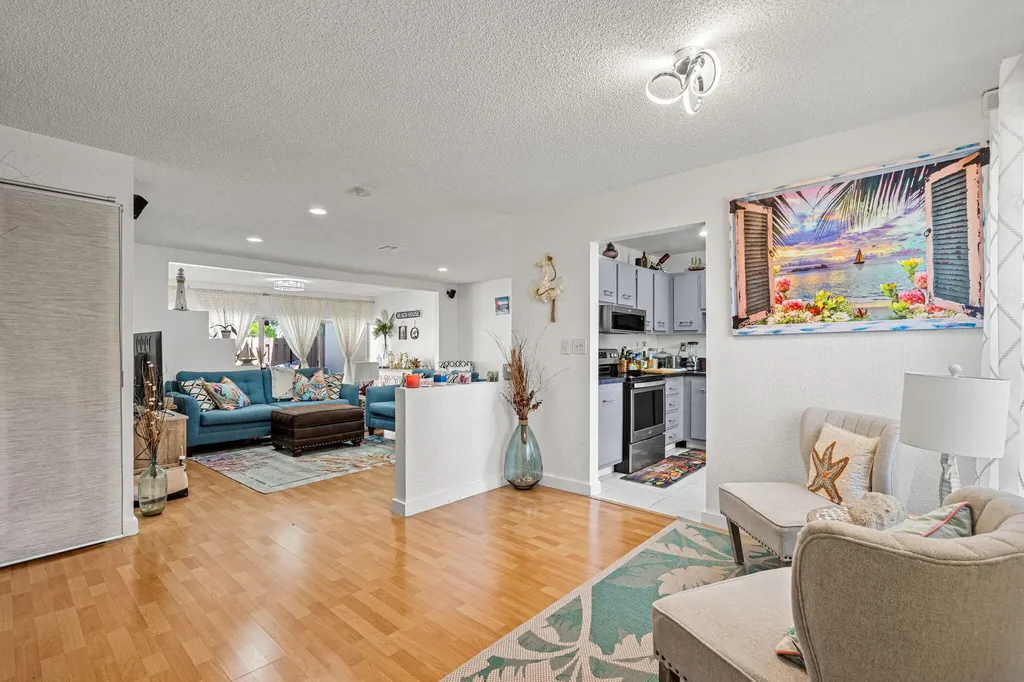 2361 SW 70th Avenue Davie FL 33317