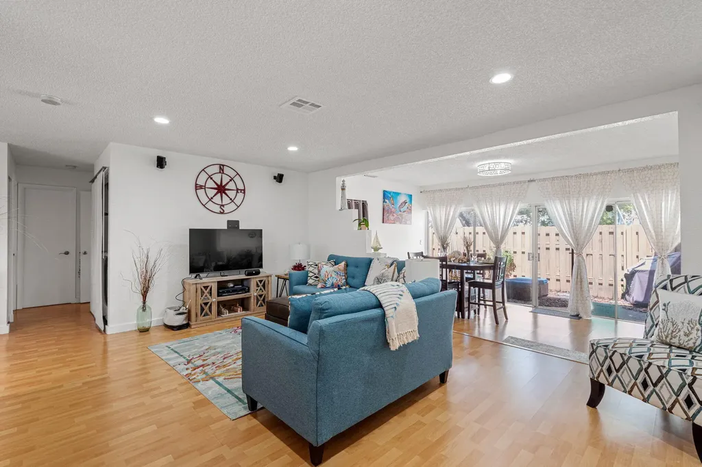 2361 SW 70th Avenue Davie FL 33317