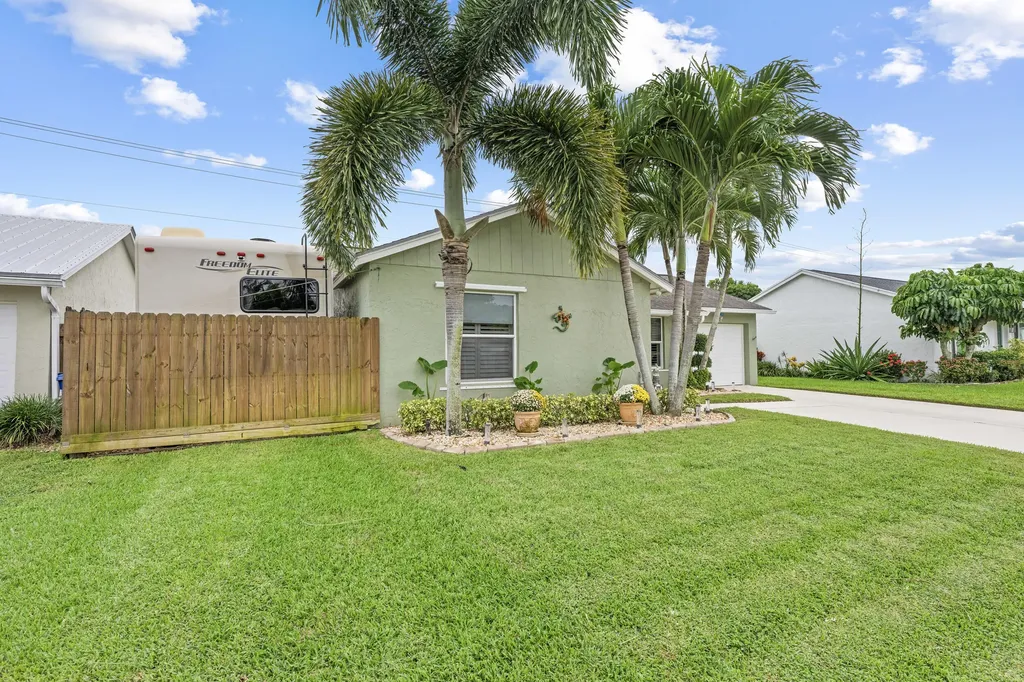 128 Banyan Circle Jupiter FL 33458