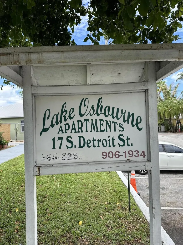 17 Detroit Street Lake Worth FL 33461