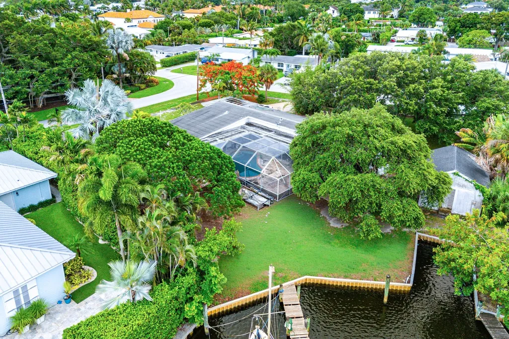 12019 N Edgewater Drive West Palm Beach FL 33410