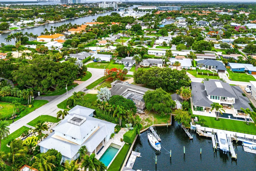 12019 N Edgewater Drive West Palm Beach FL 33410