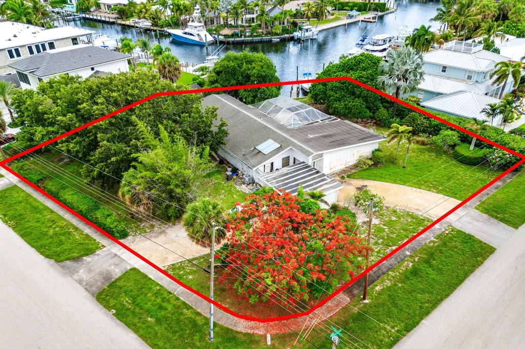 12019 N Edgewater Drive West Palm Beach FL 33410
