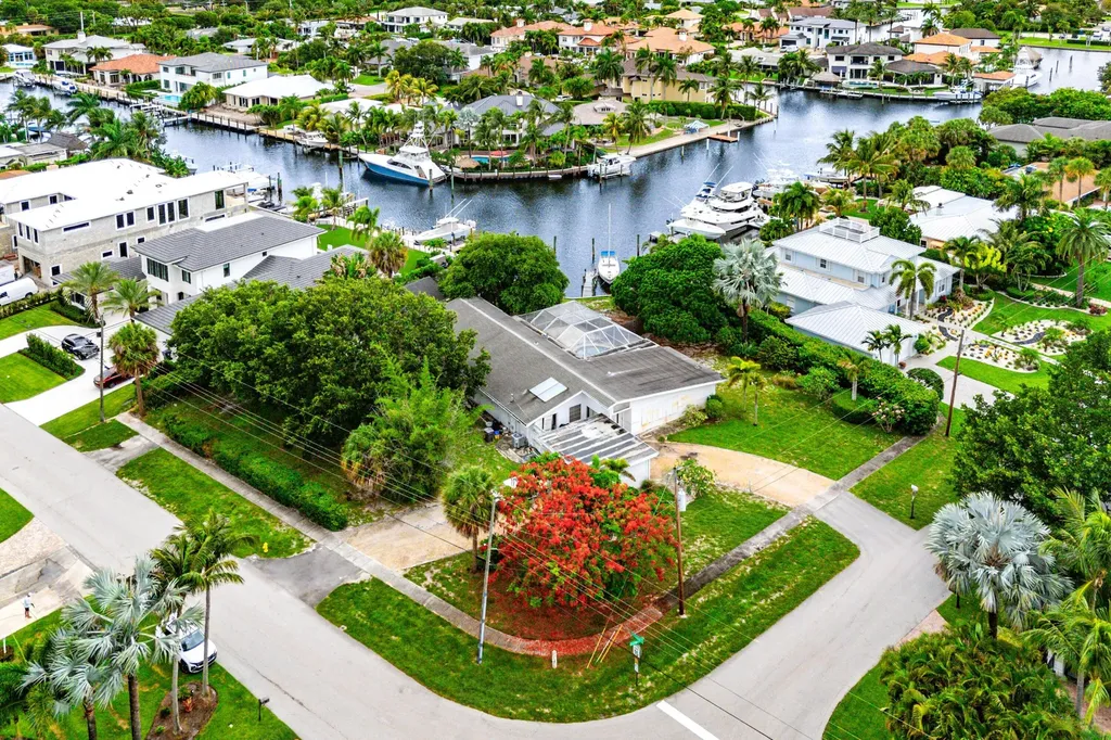 12019 N Edgewater Drive West Palm Beach FL 33410