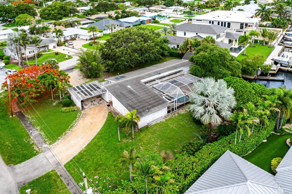12019 N Edgewater Drive West Palm Beach FL 33410