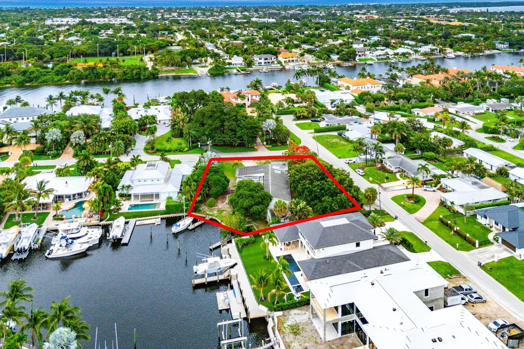 12019 N Edgewater Drive West Palm Beach FL 33410