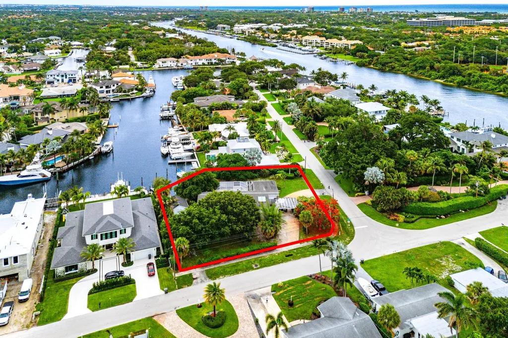 12019 N Edgewater Drive West Palm Beach FL 33410