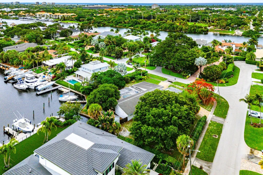 12019 N Edgewater Drive West Palm Beach FL 33410