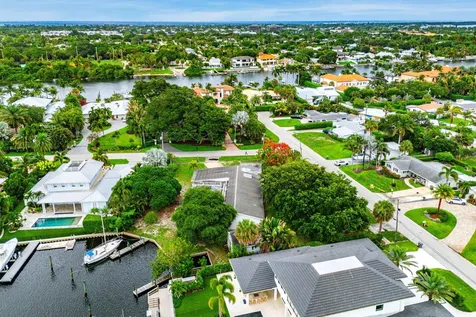 12019 N Edgewater Drive West Palm Beach FL 33410