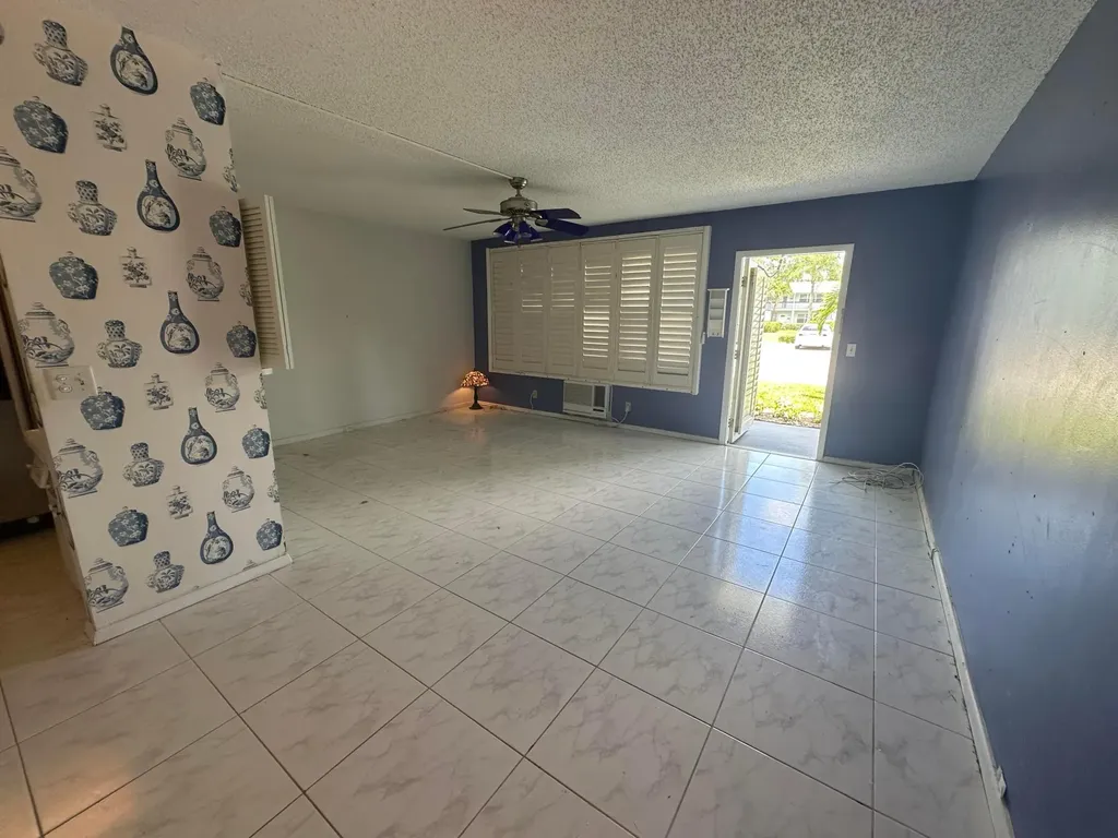 81 Farnham D Deerfield Beach FL 33442
