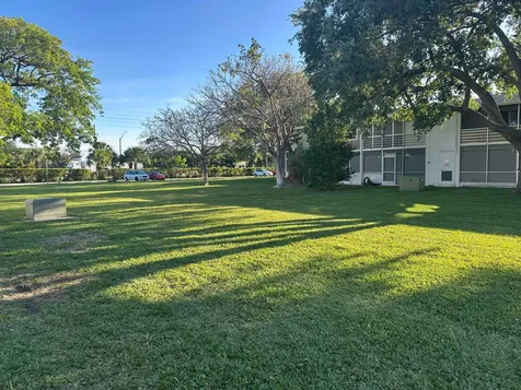 81 Farnham D Deerfield Beach FL 33442